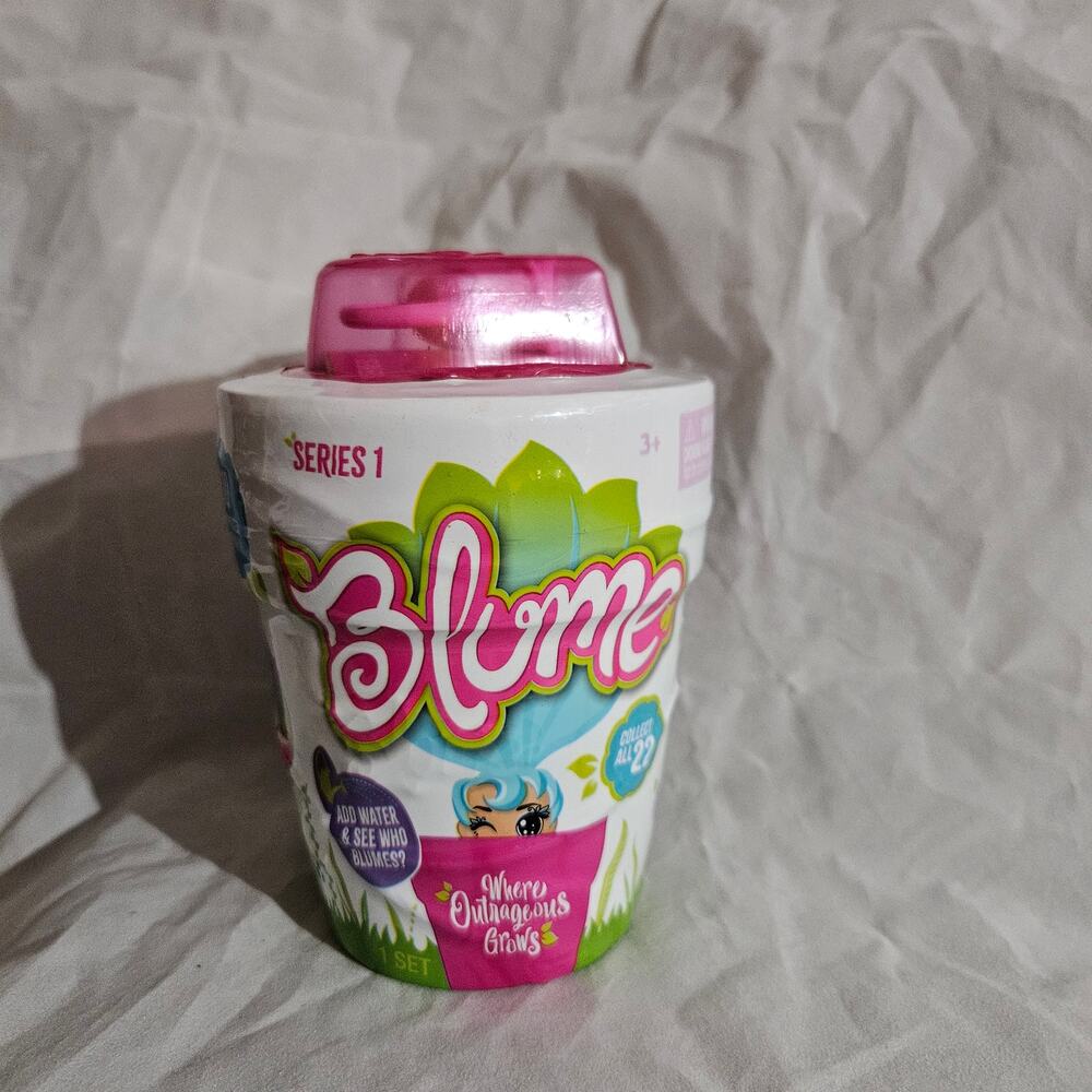 Blume Series 1 Doll Mix & Match Accessories add Water See What Blume's Super